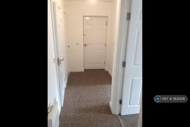 2 bedroom flat to rent - Photo 1