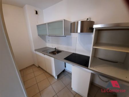 Location Appartement 3 pièces 62m² MARSEILLE 8ème - Photo 4