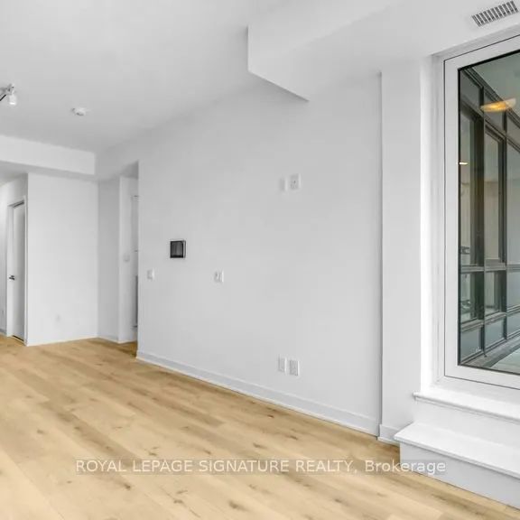 405 Dundas Street W #405 - Photo 1