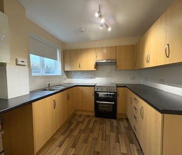 3 bedroom terraced house to rent - Photo 3