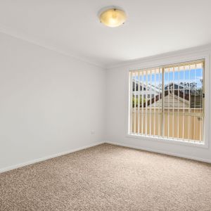 Spacious Villa in Lake Illawarra - Photo 2