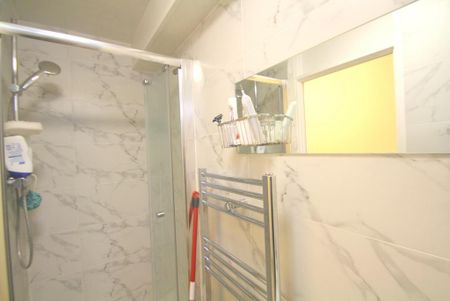 4 bedroom flat to rent - Photo 5