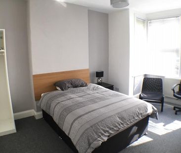 4 bedroom terraced house to rent - Photo 4