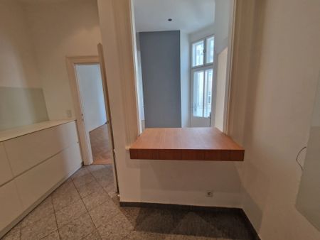 JOSEFSTADT - NEU SANIERTE 3 ZIMMER WOHNUNG + kleiner BALKON in der ALBERTGASSE - 3er WG geeignet ! - Photo 2