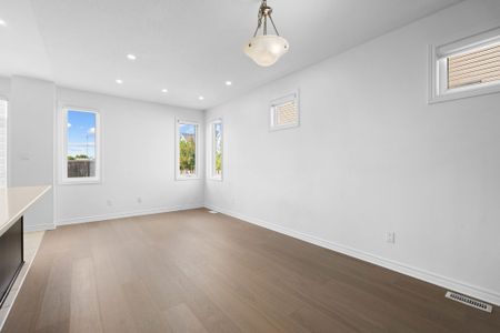 For Lease - 2477 Waterlilly Way, Barrhaven, Ontario - Photo 2