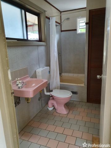 214A Johnston Street, North Tamworth NSW 2340 - House For Rent | Domain - Photo 3