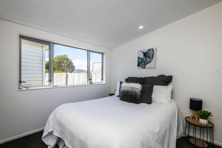 198A Helston Road, Paparangi - Photo 5