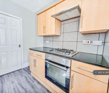 2 bedroom terraced house to rent - Photo 6