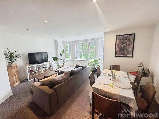 2 bedroom flat to rent - Photo 1
