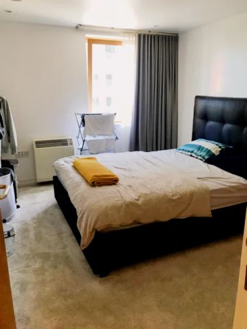 3 Bedroom 1 Bathroom - large room - Photo 5