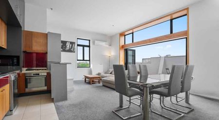 Spacious and Light Filled in the Historic George Court! - Photo 5