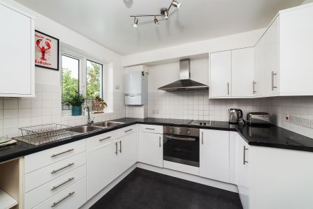 🏡 An Amazing Property in Haringey - Must be Seen! 🏡 Room 5 - Photo 3