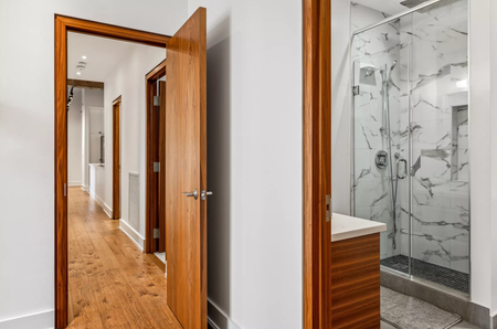 Master Room & Ensuite Bath - Eglinton - Photo 2