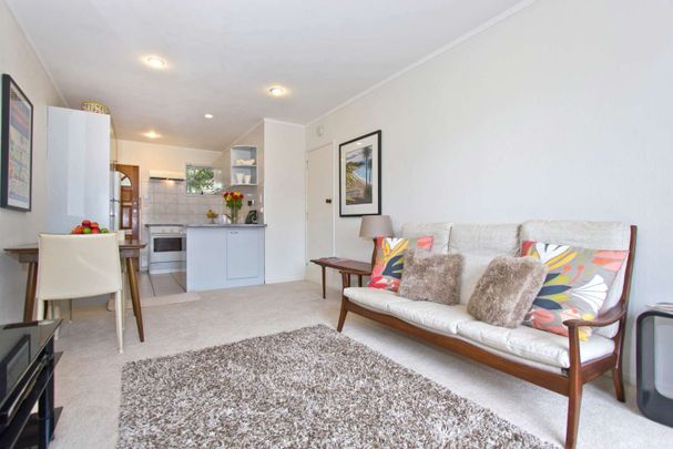 Beautiful Onehunga, 2 Bedrooms - Photo 1