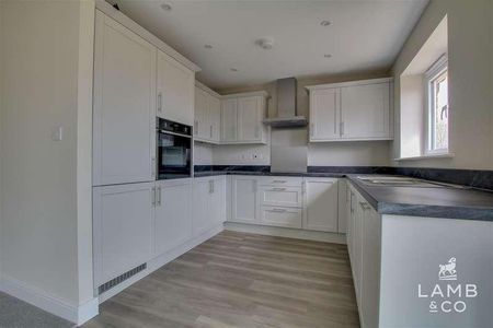 Park Gate Corner, Little Clacton, CO16 - Photo 3