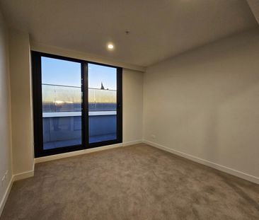 Rear Facing Apartment with Integrated Fridge - Photo 3