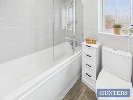 3 bedroom House To Let - Photo 2