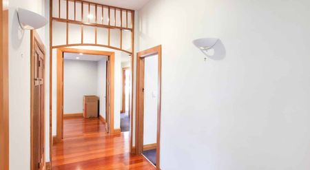 Charming Classic Kiwi Bungalow in Woburn, Lower Hutt - Photo 3