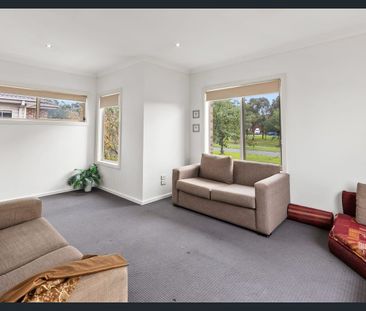 Space and location - Photo 1