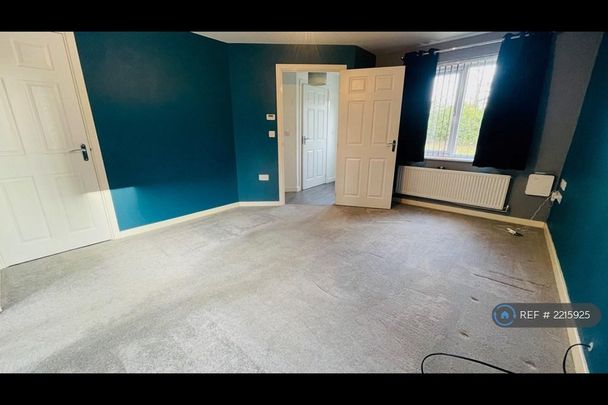 3 bedroom semi-detached house to rent - Photo 1