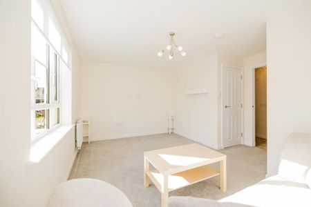 3 bedroom end of terrace house to rent - Photo 2