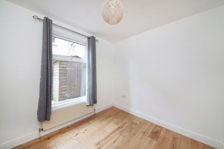 Gurdon Road, Charlton, SE7, London - Photo 3