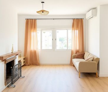 Apartment in Estepona, Costa del Sol - Photo 4