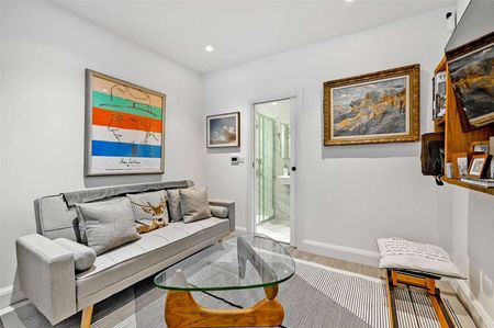 Short Let minimum three months: All bills included. Modern home with riverside setting and landscaped gardens - Photo 3