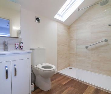 2 bedroom apartment to rent - Photo 2