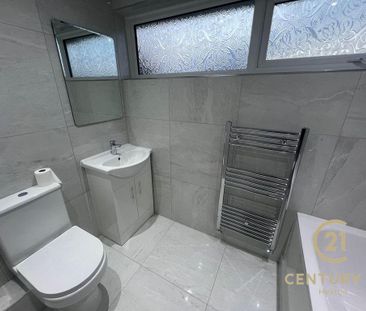 3 bedroom terraced house to rent - Photo 2