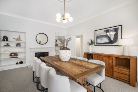 Prestigious Waterfront Haven in Idyllic Blue-Chip Location - Photo 5