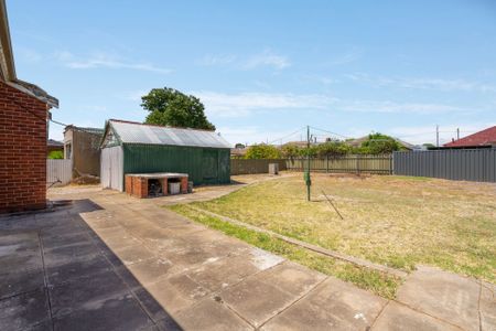 Neat Two Bedroom Home - Photo 2