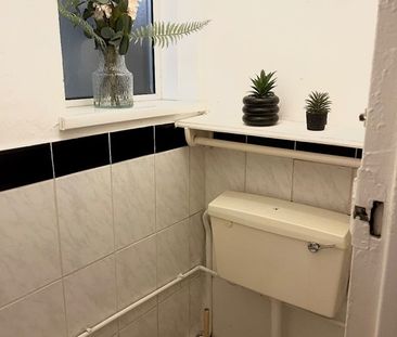 Room in a Shared Flat, Rainham House, NW1 - Photo 1