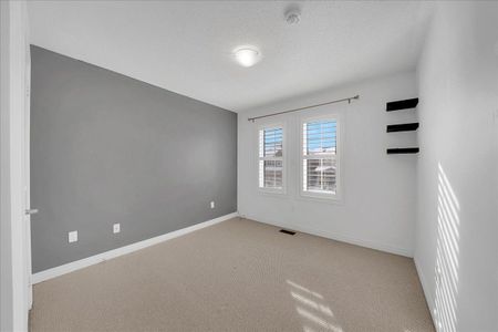 For Lease - 17 Fortis Crescent, Bradford West Gwillimbury, Ontario - Photo 5