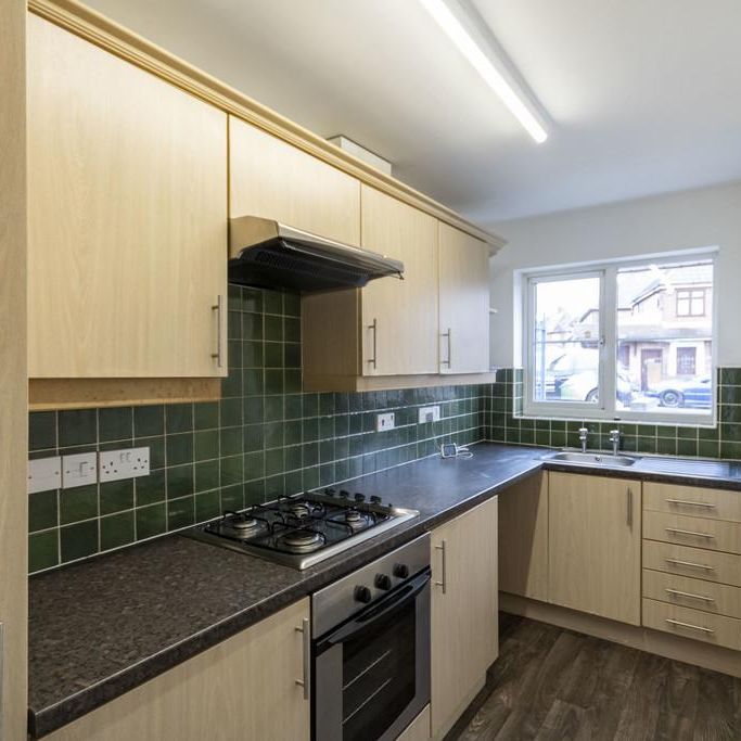 3 bedroom end of terrace house to rent - Photo 1