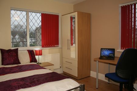 Room in a Shared House, The Headlands, CV5 - Photo 3