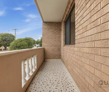 Outstanding 2 bedroom - Photo 1