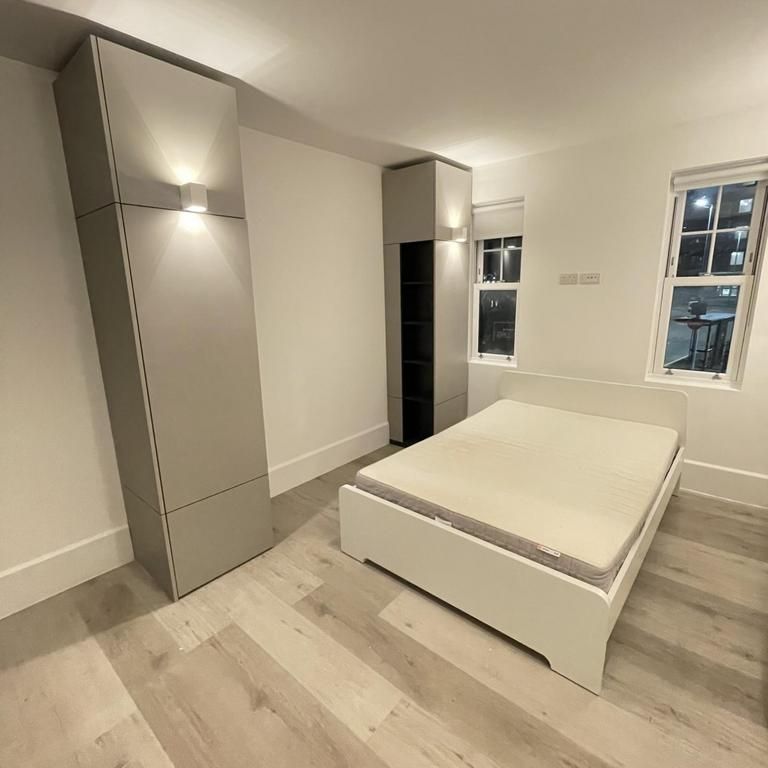 Studio to rent - Photo 1