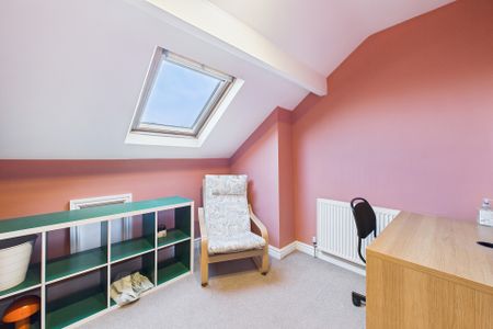 138 Myrtle Road, S2 - Photo 3