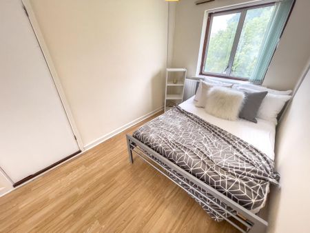 4 bedroom house share to rent - Photo 2