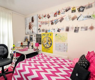 4 bedroom end of terrace house to rent - Photo 5