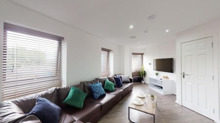 7 bedroom flat to rent - Photo 3