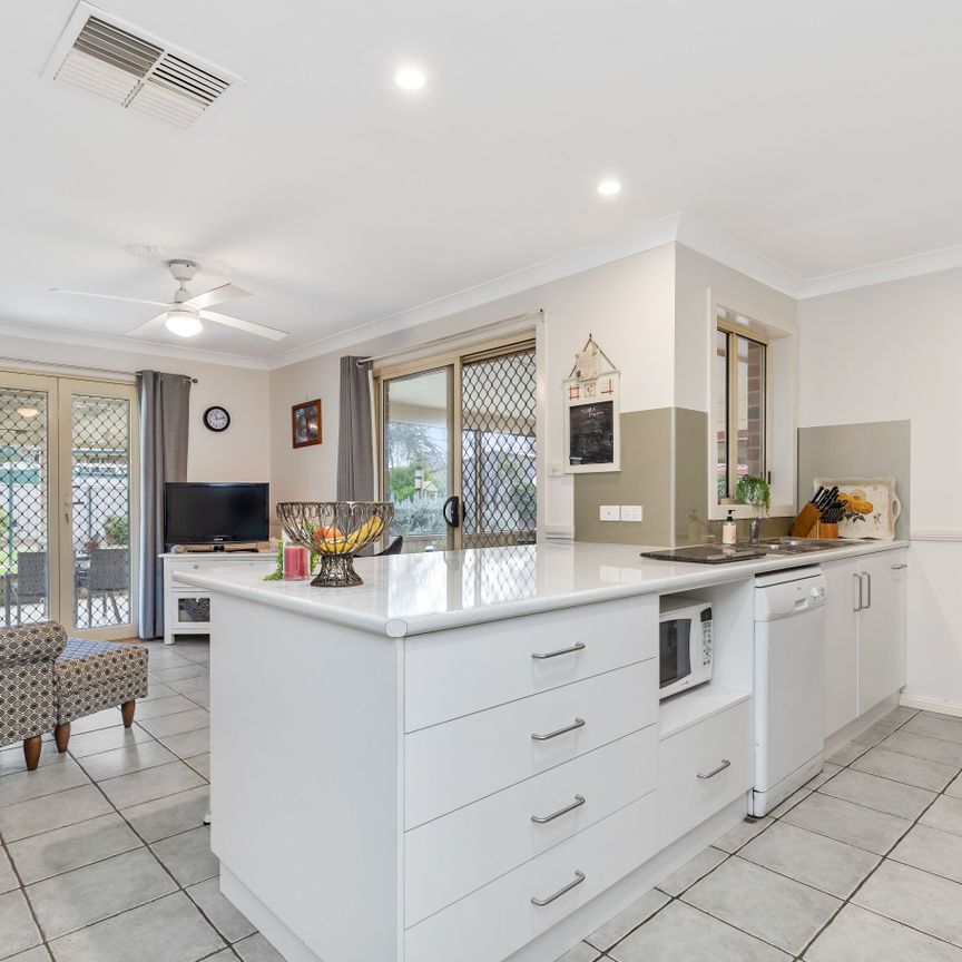 113 Dalman Parkway Glenfield Park NSW - Photo 1