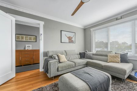 Sunny, Family Home - Photo 4