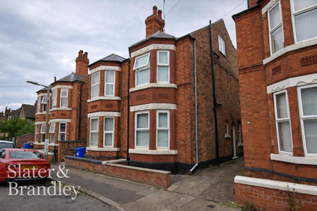 1 bedroom in a house share to rent - Photo 5