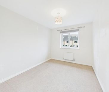 3 bedroom end of terrace house to rent - Photo 5