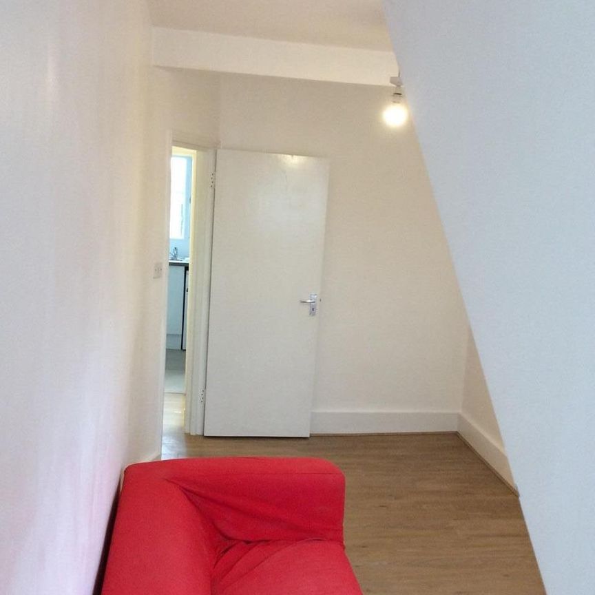 1 Bed Flat, Camberwell Church Street, SE5 - Photo 1