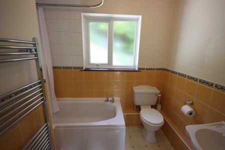 4 bedroom terraced house to rent - Photo 5