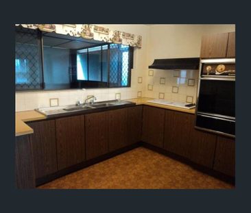 Double Storey in Lathlain!!! - Photo 6