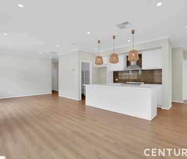 Beautifully Presented Home Close to All Amenities - Photo 5